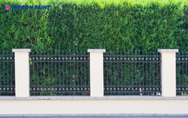Ngày nay, nhiều người lựa chọn màu sơn hàng rào hướng đến sự tối giản và thanh thoát