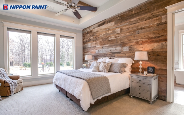 Kết hợp tường gỗ và sơn màu trắng sẽ mang đến vẻ đẹp tinh tế cho phòng ngủ Farmhouse