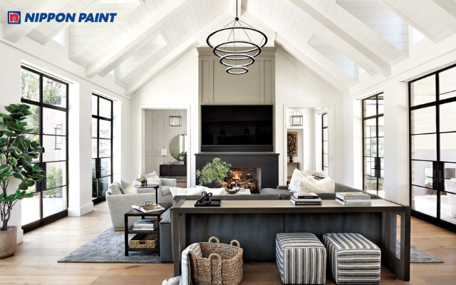 Tông kem nhẹ nhàng giúp không gian phòng khách Farmhouse thêm sáng sủa, hài hòa