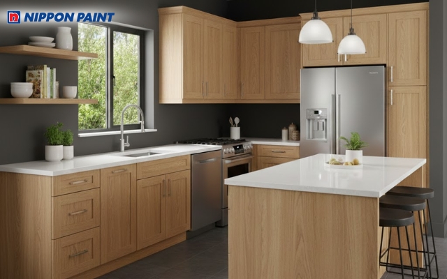 Tương phản ấn tượng giữa tường xám đậm và tủ bếp gỗ sáng chuẩn gu Industrial