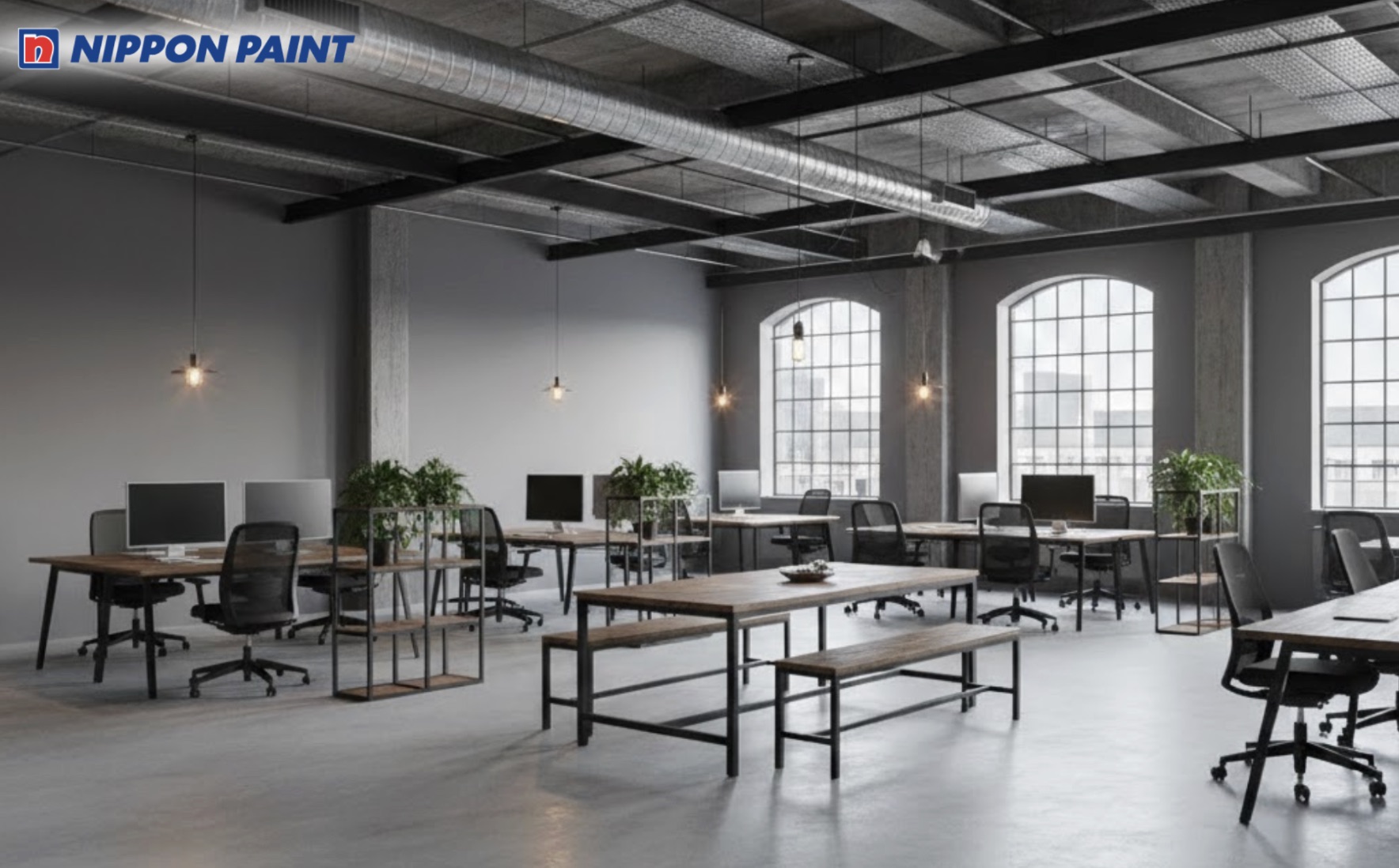 Tường sơn trung tính làm nền cho trần và ống kỹ thuật lộ thiên