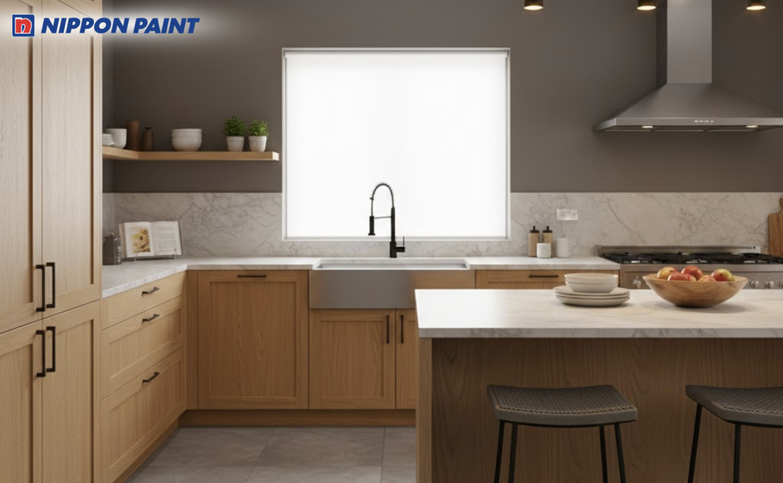 Gợi ý phối sơn Japandi với xám ấm kết hợp tủ bếp gỗ tự nhiên