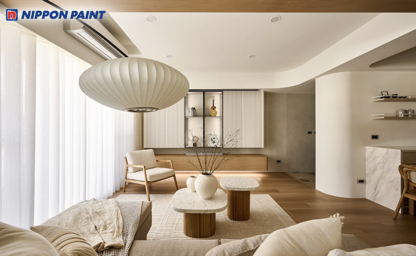 Chỉ nên chọn 2 - 3 màu sơn chủ đạo để không gian Japandi luôn gọn gàng và cân bằng