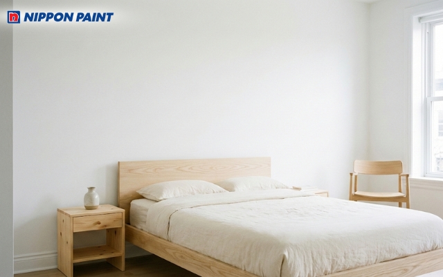 Tường trắng làm nền cho nội thất gỗ sáng