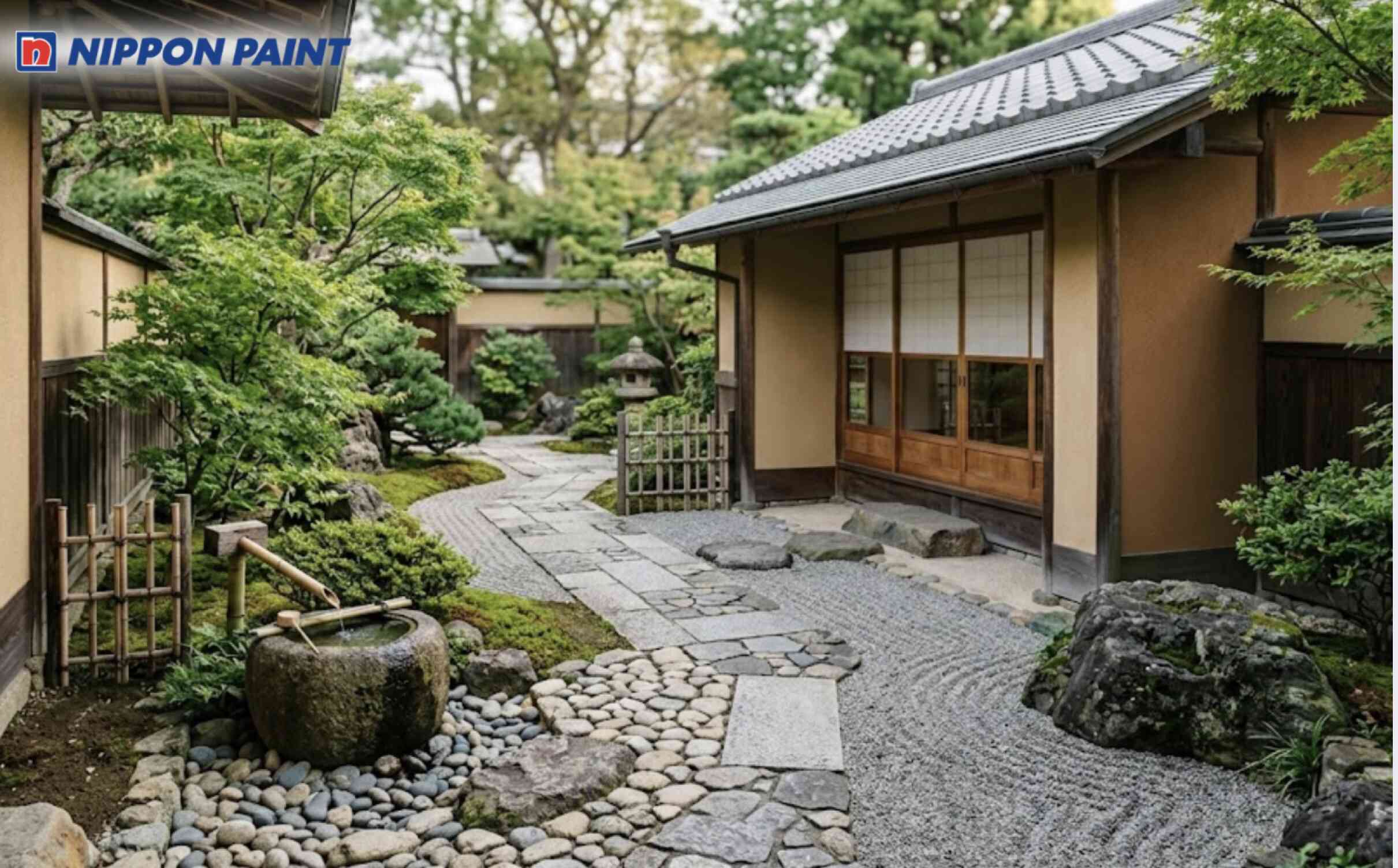 Khu vườn mang sắc ấm be cát và nâu đất, kết hợp đá cuội xám tạo cảm giác gần gũi