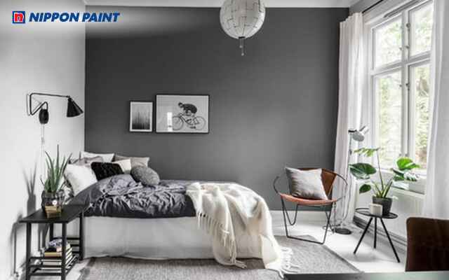 Phòng ngủ sơn 2 màu xám và trắng giúp căn phòng rộng rãi, tinh tế và thoải mái