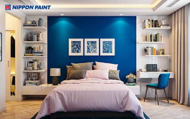 Phòng ngủ sơn xanh dương đậm và trắng hiện đại, mát mẻ và thanh lịch cho không gian nghỉ ngơi