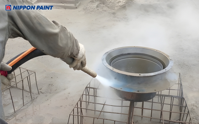 Thổi mòn, làm sạch bề mặt kim loại trước khi sơn