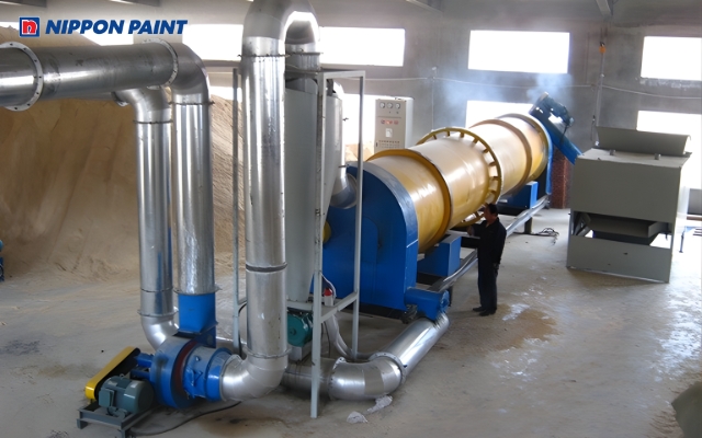 Sơn chịu nhiệt được dùng để sơn phủ lên bề chất liệu thường xuyên tiếp xúc với nhiệt độ cao từ 200- 500°C