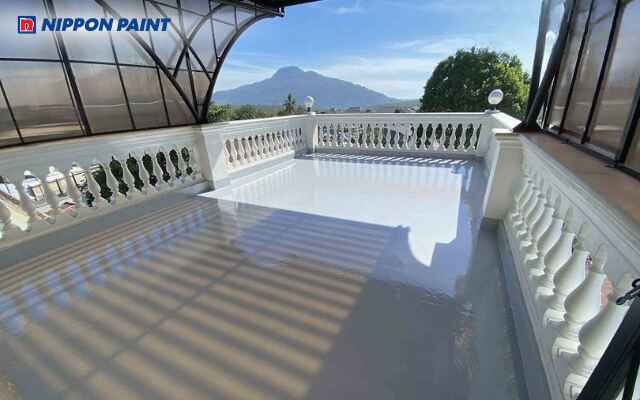 Sơn phủ PU chống nứt, chống tia UV và mưa axit, phù hợp ban công không lát gạch