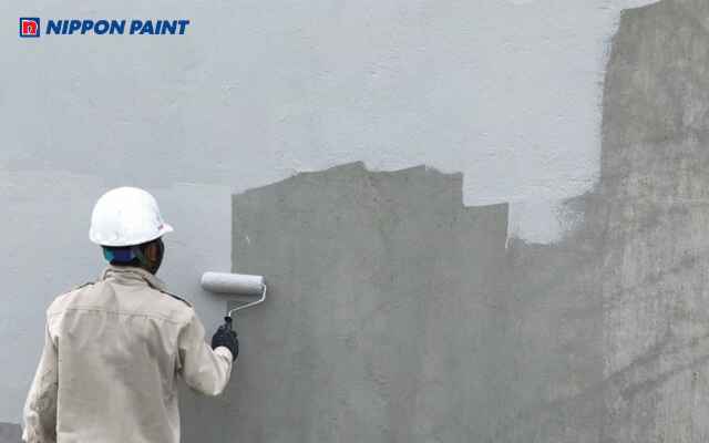 Sơn chống thấm ngược có ưu điểm bảo vệ hiệu quả và nhược điểm cần kỹ thuật cao