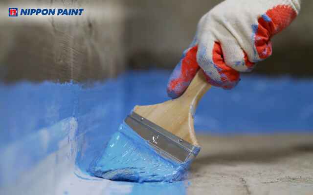 Nhận biết sớm thấm dột qua vết ẩm mốc, nước ứ, gạch nứt và mùi hôi