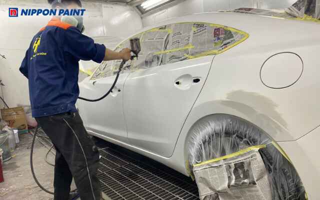 Sơn Alkyd chứa dung môi VOC, ảnh hưởng môi trường và khó tẩy rửa khi dính bẩn