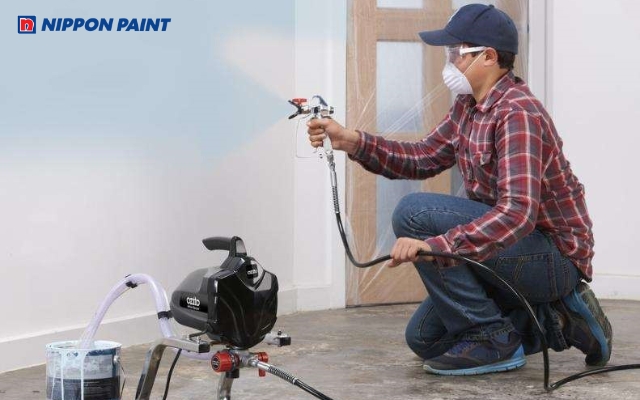 Phun sơn đúng kỹ thuật giúp tạo vân đá tự nhiên và đồng đều