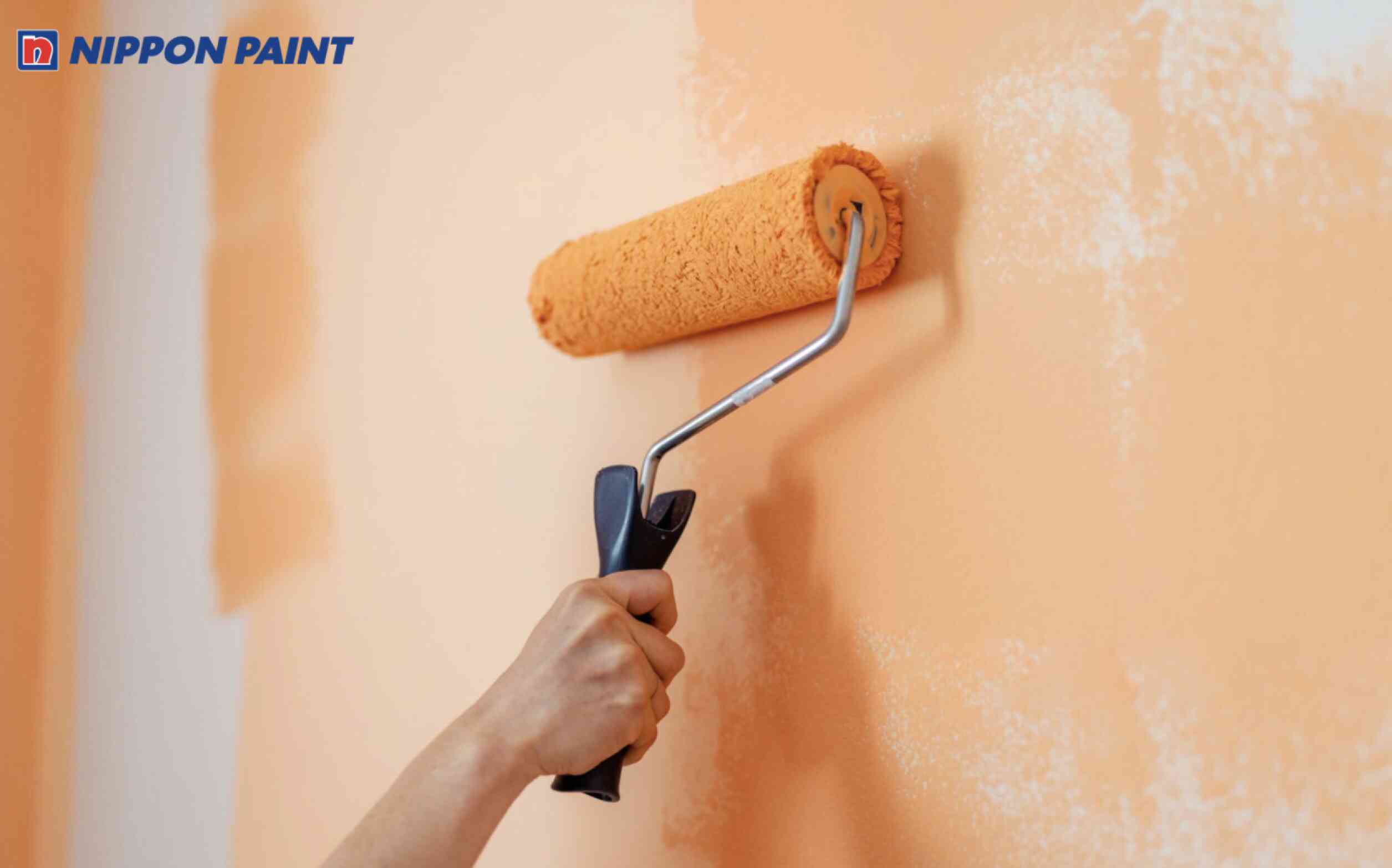 Sơn gốc nước sử dụng nước làm dung môi chính thay cho dung môi hóa học