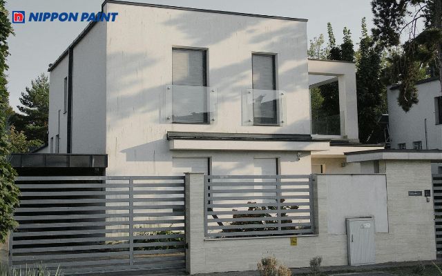 Mẫu 18: Màu sơn màu trắng sứ mang đến vẻ nhẹ nhàng hiện đại và tinh tế cho ngôi nhà