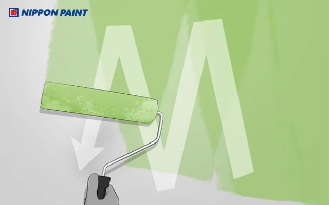 Lăn sơn theo hình chữ M để lớp sơn được đều màu