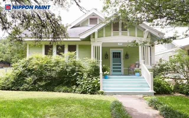 Sơn ngoài nhà màu xanh ngọc tạo không gian mát mẻ, thư giãn