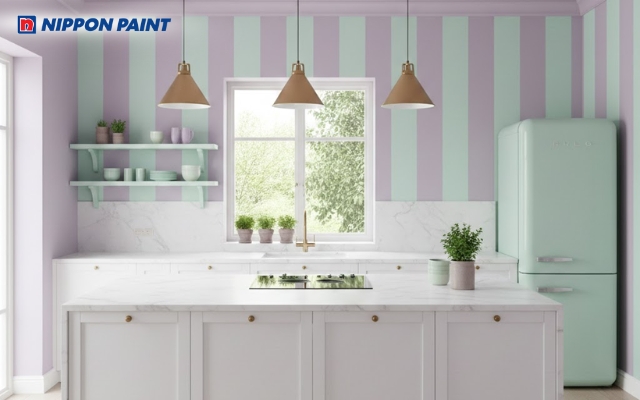 Nhà bếp sơn màu tím kết hợp xanh lá pastel giúp không gian tươi mới, mềm mại