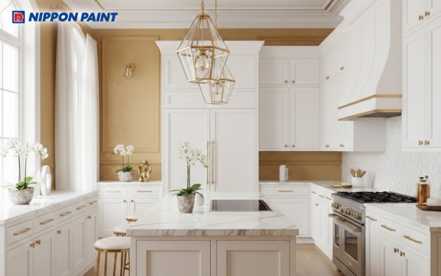 Không gian bếp trắng - vàng sang trọng, đậm chất tân cổ điển
