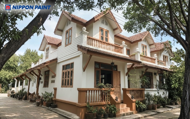 Mẫu 7: Nhà phố mái Thái màu White làm chủ đạo, nhấn Dandy Brown, mang vẻ đẹp mộc mạc và gần gũi