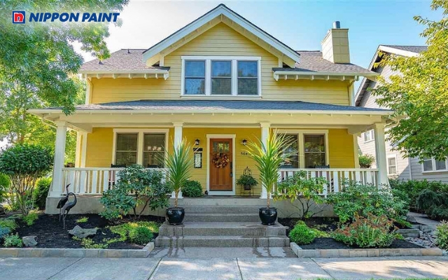 Gam vàng nâu ngoại thất làm nổi bật các chi tiết kiến trúc, tăng tính thẩm mỹ