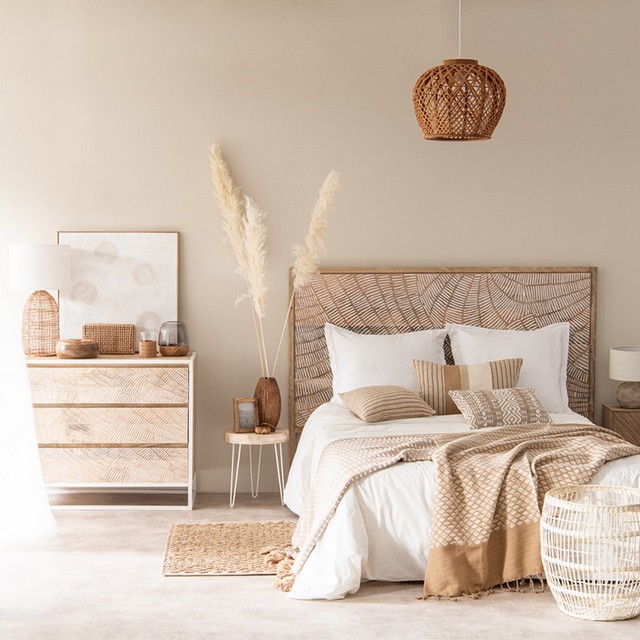Ý tưởng thiết kế phòng ngủ sơn màu be (Eggshell NP OW 1012P) kết hợp cùng phụ kiện màu gỗ nhạt