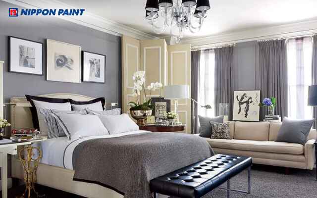 Không gian xám khói sang trọng kết hợp giường bọc nệm và tủ gỗ sáng màu