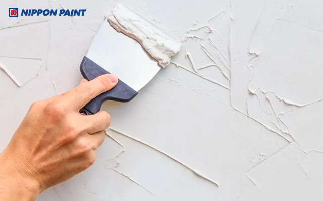 Trét bột bả matit và chờ khô