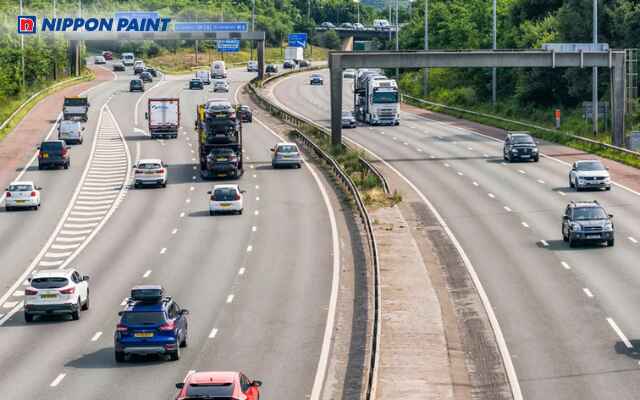 Sơn vạch kẻ đường ô tô phải mịn, ổn định, phản quang tốt và chịu tác động cơ học