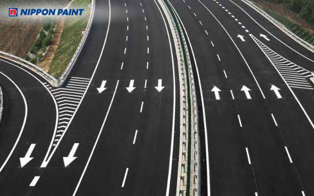 Vạch kẻ đường tuân thủ quy chuẩn về màu sắc