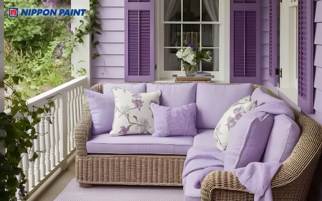 Ghế sofa, cửa tím, phối màu trắng và nâu, hài hòa và thu hút may mắn