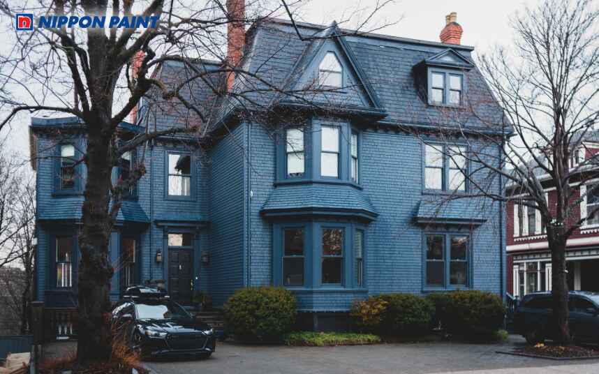 Tông xanh biển đậm mang lại cảm giác sâu lắng và quyền uy