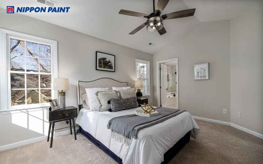 Tông xám trung tính giúp ngôi nhà trông luôn mới vì khả năng che bụi bẩn tốt