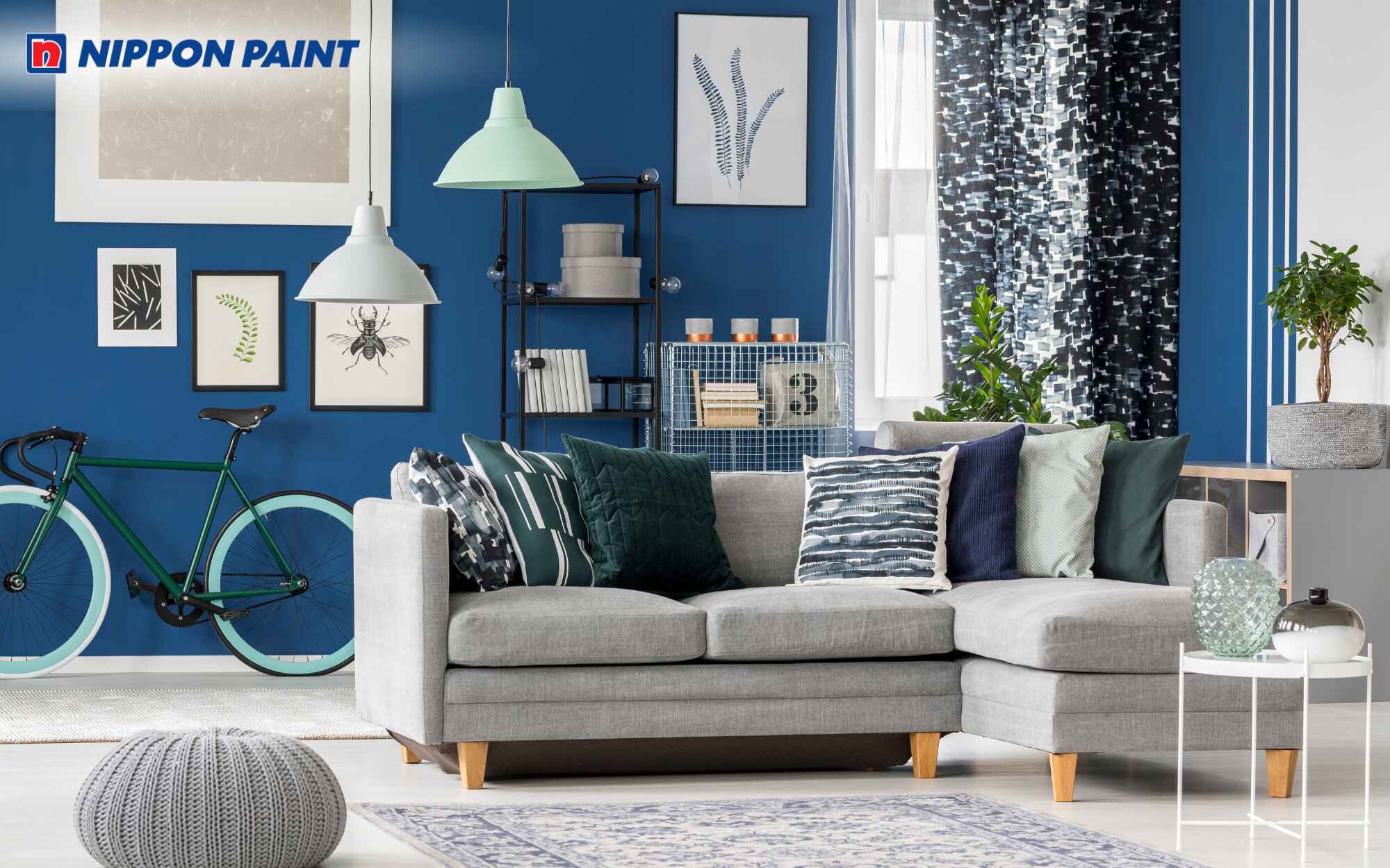 Tường sơn màu xanh dương nhạt mang lại cảm giác nhẹ nhàng và thoáng mát