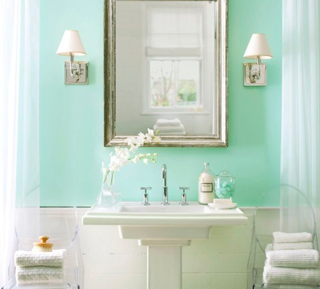 Thiết kế phòng tắm với tông màu xanh ngọc nhẹ nhàng